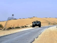סיור צה"ל על גבול מצרים [צילום: פלאש 90]