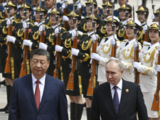 נשיא סין שי ג'ינפינג עם נשיא רוסיה ולדימיר פוטין [צילום: סרגיי בובילב, ספוטניק/AP]