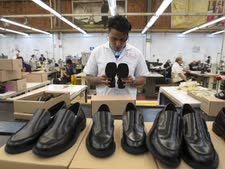מפעל נעליים, ליאון, מכסיקו [צילום: מריו ארמס, AP]