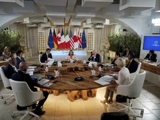 מנהיגי ה-G7, בוועידה בדרום איטליה [צילום: כריסטופר פורלונג, AP]