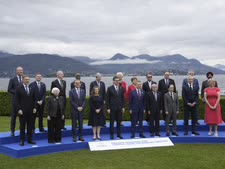 שרי האוצר והנגידים של G7 בפגישתם אתמול [צילום: אנטוניו קלאני, AP]