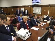 טראמפ אתמול בבית המשפט [צילום: AP]