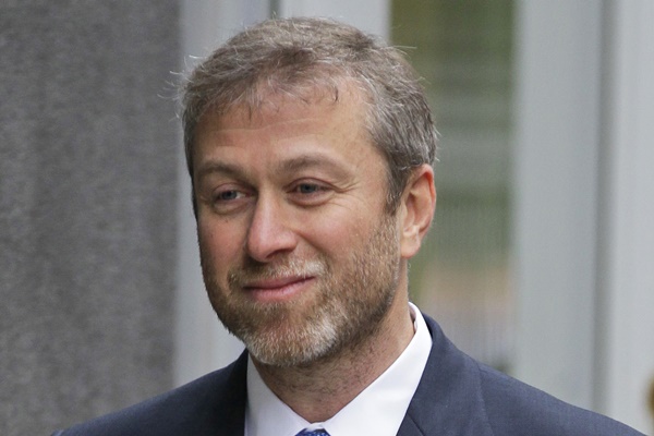 אברמוביץ' מאיים בתביעה נגד ממשלת בריטניה על כספי צ'לסי